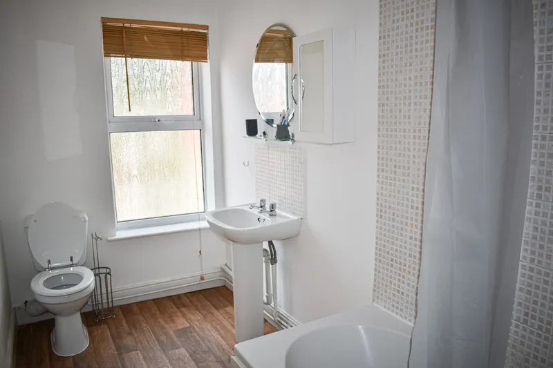 Homely 3 Bed Student House // Aug 2026 - Image 8